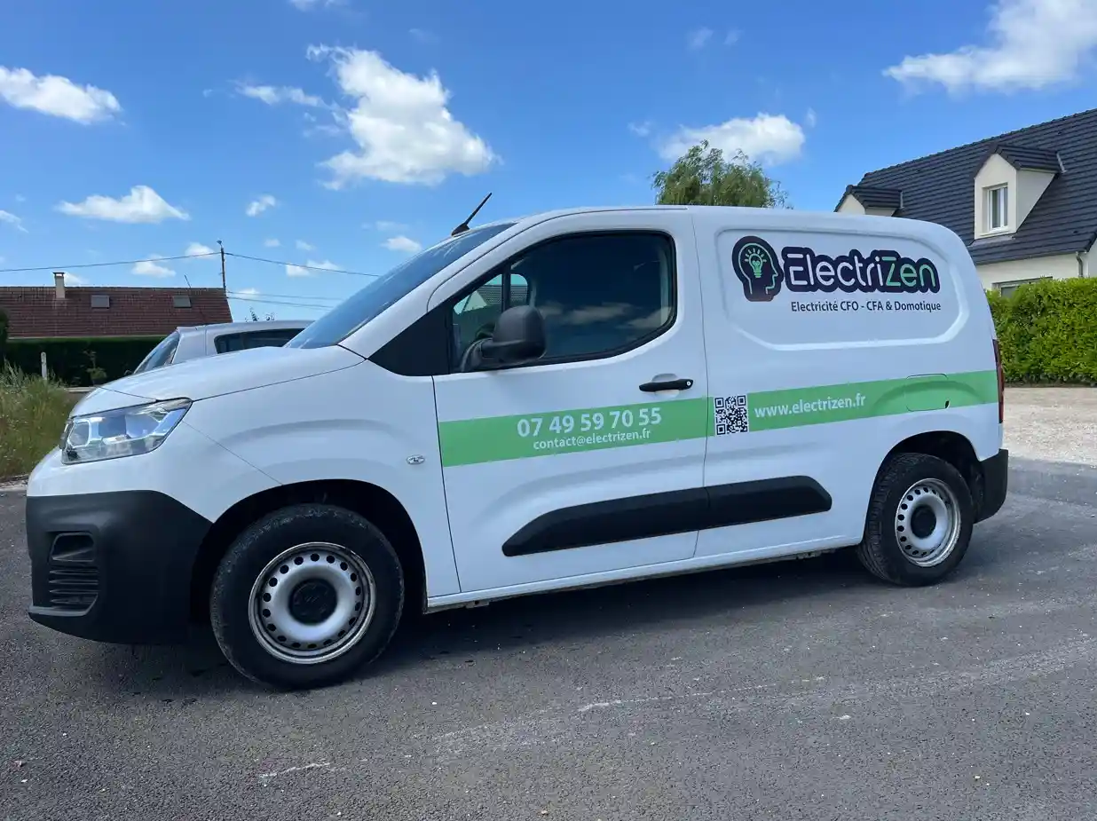 vehicule professionnel electrizen avec flocage de l'entrerise