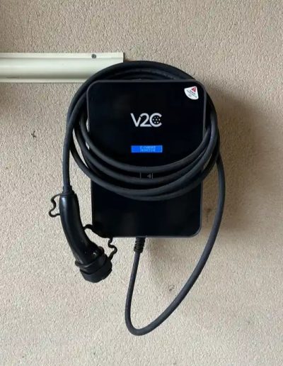 Borne de recharge V2C Trydan Pro installée à domicile pour véhicule électrique de fonction
